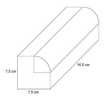 Figuren kan bygges opp av to rette, firkantede prismer samt en kvartsylinder. Den største prismet har dimensjoner 16.5 cm, 7.5 cm og 3.75 cm, det andre har dimensjoner 16.5 cm, 3.75 cm og 3.75 cm. Kvartsylinderen har radius 3.75 cm.